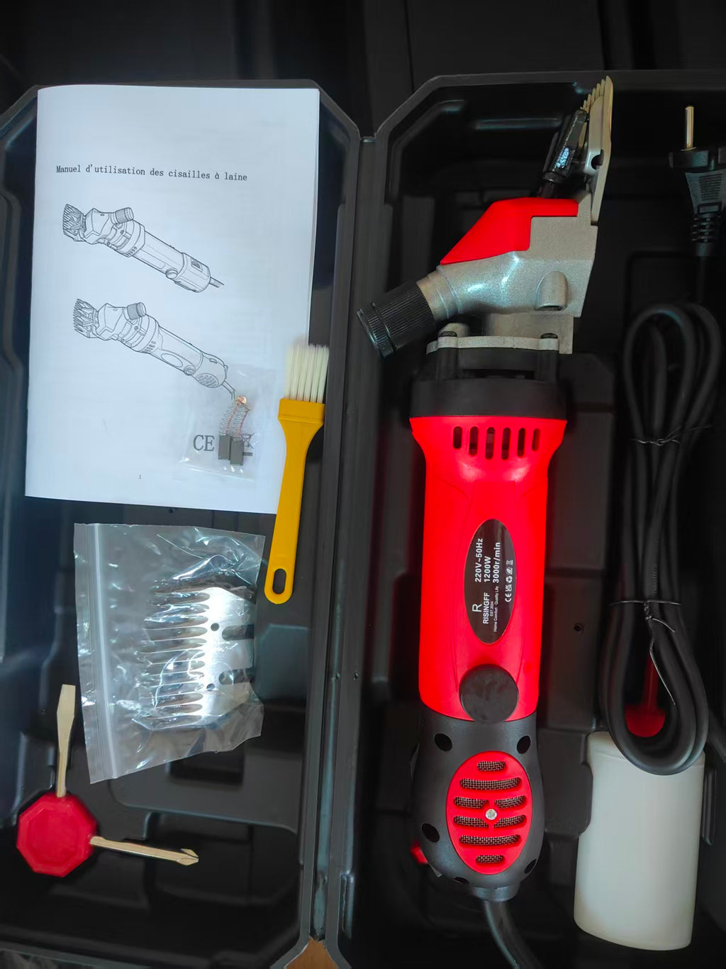 1200W Electric Sheep, Goat, and Alpaca Shears – 13-Blade Kit + Accessories
